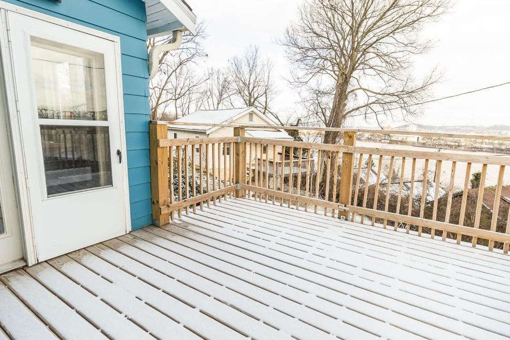 Cozy Riverfront Bungalow With Stunning Views Covington Exterior foto