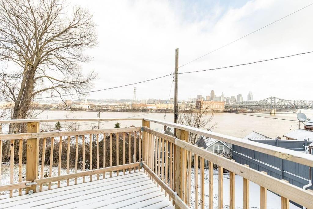 Cozy Riverfront Bungalow With Stunning Views Covington Exterior foto